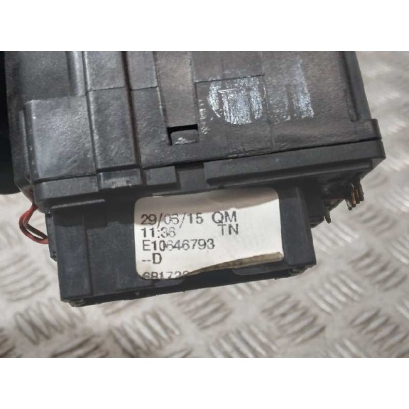 Recambio de mando limpia para dacia sandero stepway referencia OEM IAM E10646793  