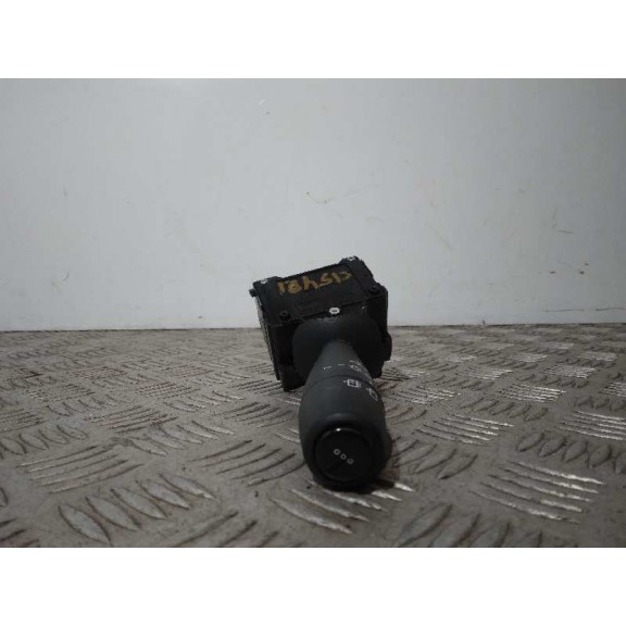 Recambio de mando limpia para dacia sandero stepway referencia OEM IAM E10646793  