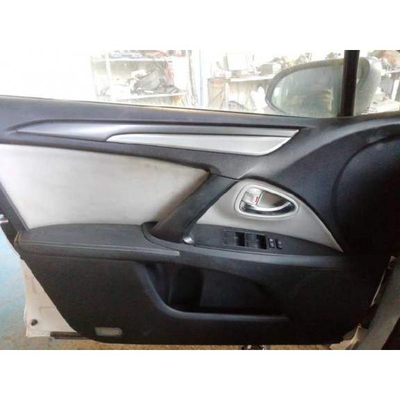 Recambio de guarnecido puerta delantera izquierda para toyota avensis touring sports advance referencia OEM IAM  SIN BOTONERA 