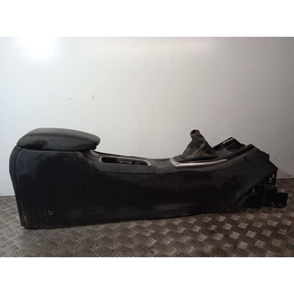 Recambio de apoyabrazos central para nissan pulsar (c13) acenta referencia OEM IAM   