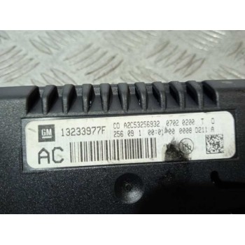 Recambio de display para opel insignia berlina cosmo referencia OEM IAM 13233977F  