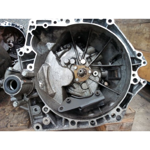 Recambio de caja casco para peugeot 207 1.4 hdi referencia OEM IAM 20DP45  