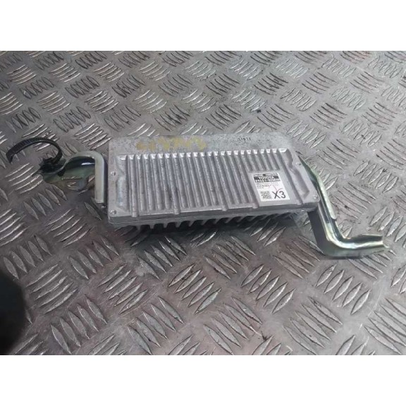 Recambio de centralita motor uce para toyota auris hybrid active referencia OEM IAM 896610ZM30  