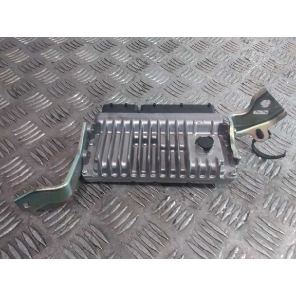 Recambio de centralita motor uce para toyota auris hybrid active referencia OEM IAM 896610ZM30  