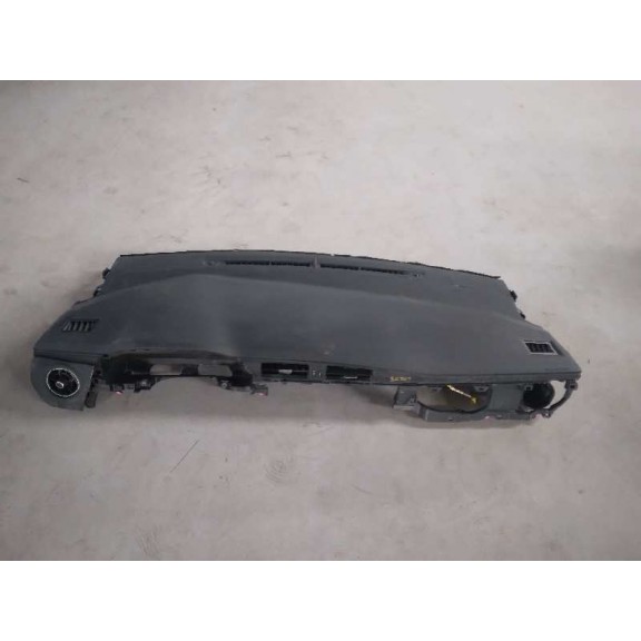 Recambio de salpicadero para toyota auris hybrid active referencia OEM IAM 5584502440  