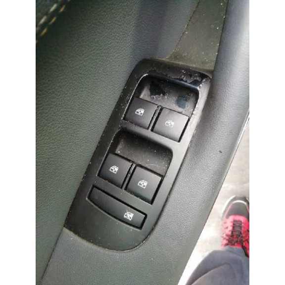 Recambio de mando elevalunas delantero izquierdo para opel zafira tourer excellence referencia OEM IAM 13305011  4 TECLAS