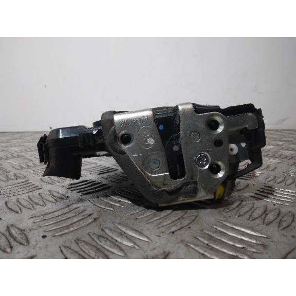 Recambio de cerradura puerta delantera izquierda para toyota auris active referencia OEM IAM  6 CABLES 