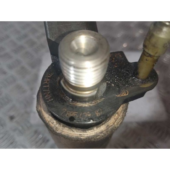 Recambio de inyector para bmw serie 5 touring (f11) 3.0 turbodiesel referencia OEM IAM 780542802 7805428 