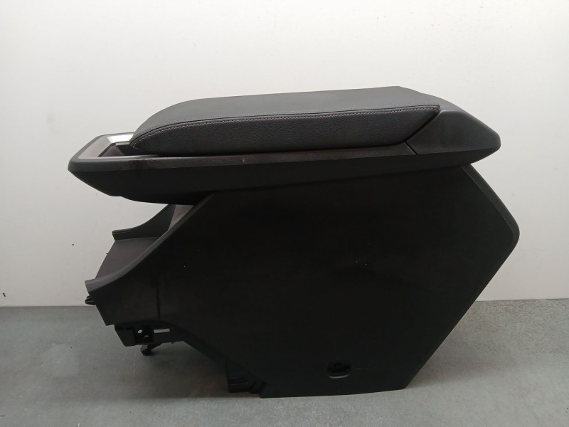 Recambio de apoyabrazos central para renault megane e-tech suv ev40 referencia OEM IAM 969157794r  