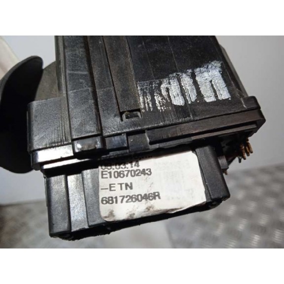 Recambio de mando limpia para dacia lodgy 1.6 sce cat referencia OEM IAM 681726046R  