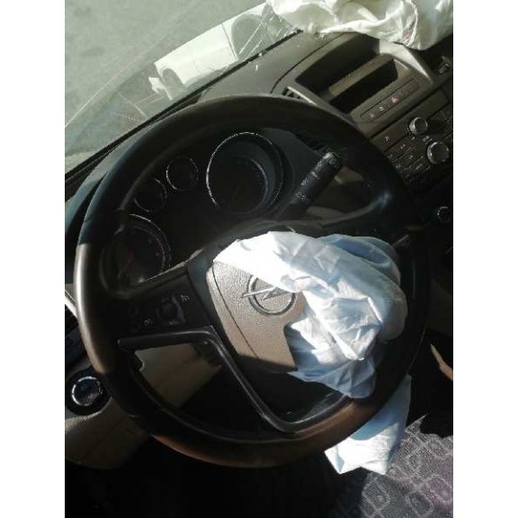 Recambio de volante para opel insignia berlina cosmo referencia OEM IAM 81825480 CUERO MARRON DESGASTADO