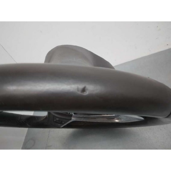 Recambio de volante para opel insignia berlina cosmo referencia OEM IAM 81825480 CUERO MARRON DESGASTADO