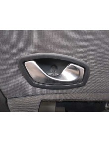 Recambio de guarnecido puerta delantera derecha para renault scenic iii referencia OEM IAM 156043971 C/ MANETA INTERIOR  2