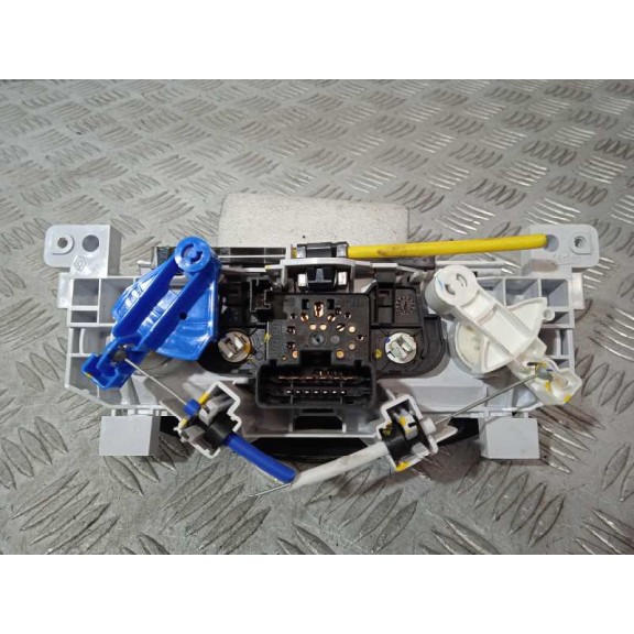 Recambio de mando calefaccion / aire acondicionado para dacia sandero 0.9 tce cat referencia OEM IAM T83703A  