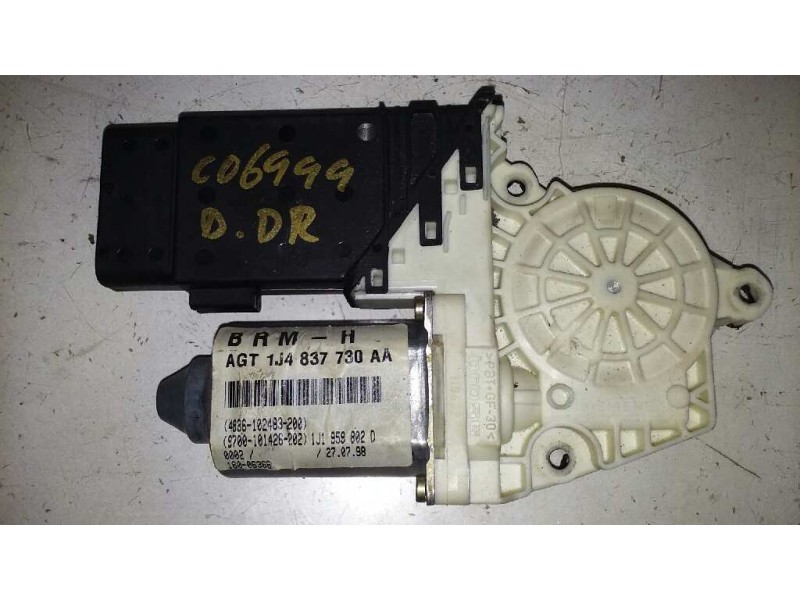 Recambio de motor elevalunas delantero derecho para volkswagen golf iv berlina (1j1) básico referencia OEM IAM  5P 