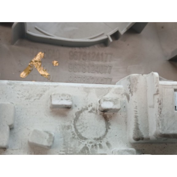 Recambio de luz interior para citroën c4 picasso feel referencia OEM IAM 9678124177  