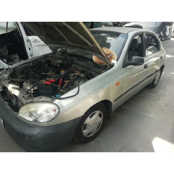 daewoo lanos del año 2002