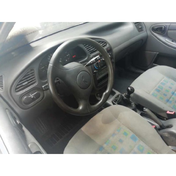 daewoo lanos del año 2002