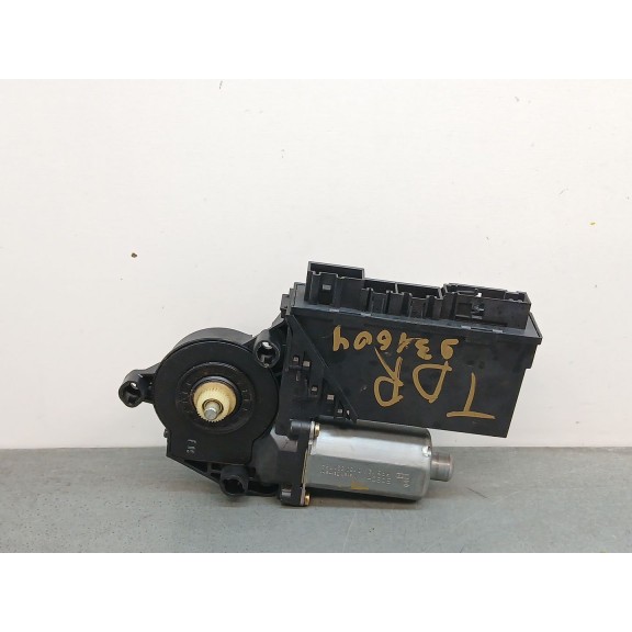 Recambio de motor elevalunas trasero derecho para volkswagen touareg (7la) tdi r5 referencia OEM IAM 7l0959794  