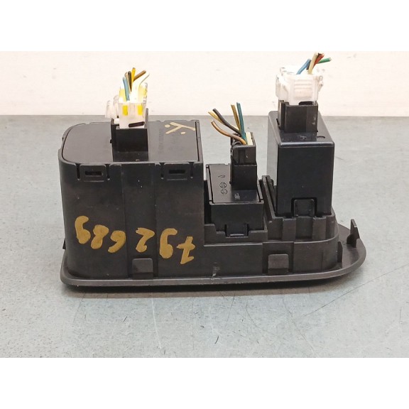 Recambio de mando multifuncion para kia carens iv 1.7 crdi referencia OEM IAM 299120322  