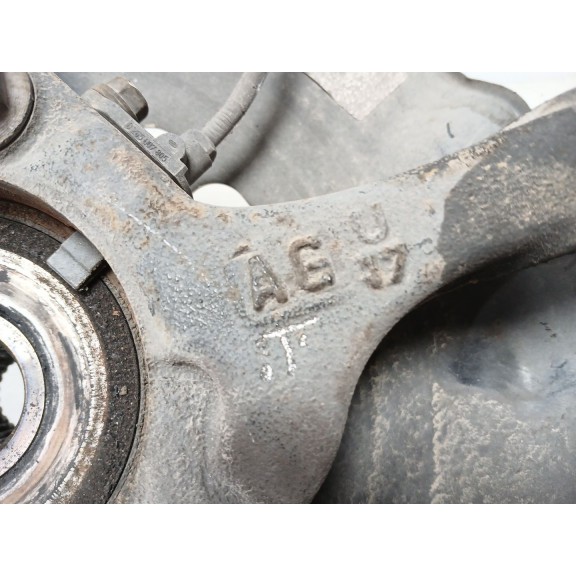 Recambio de mangueta delantera derecha para toyota auris hybrid active referencia OEM IAM   