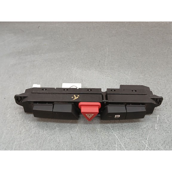 Recambio de warning para kia pro_cee´d drive referencia OEM IAM 937001h000 937001h010 