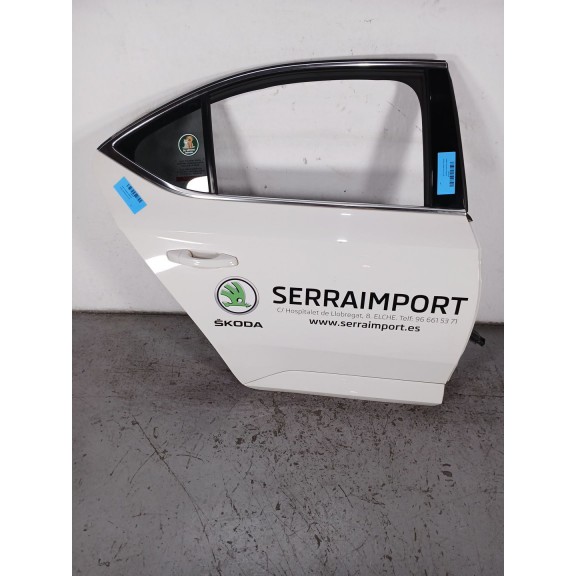 Recambio de puerta trasera derecha para skoda superb (3v3) 2.0 tdi referencia OEM IAM   