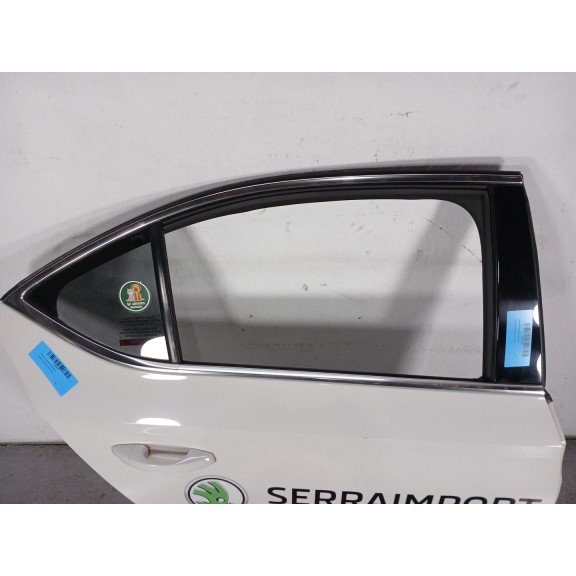 Recambio de puerta trasera derecha para skoda superb (3v3) 2.0 tdi referencia OEM IAM   