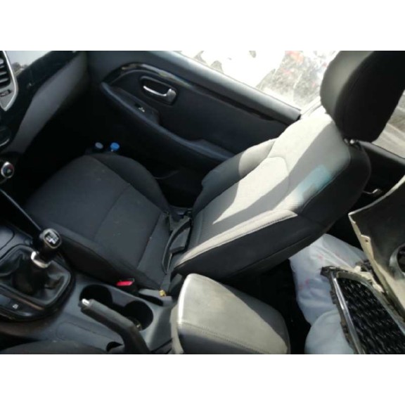 kia carens ( ) del año 2014