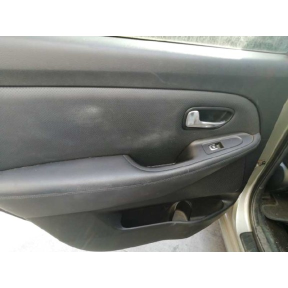 kia carens ( ) del año 2014