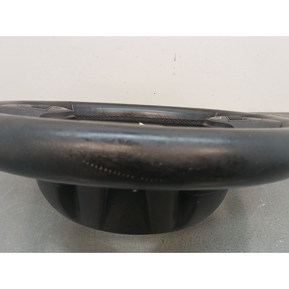 Recambio de volante para kia carens iv 1.7 crdi referencia OEM IAM  desgastado 