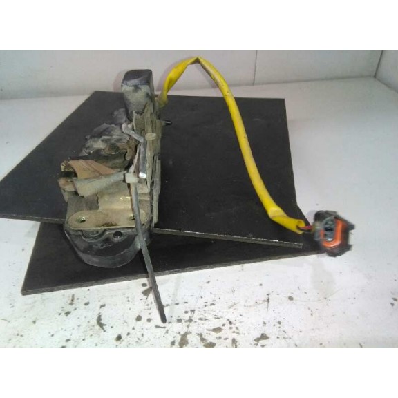 Recambio de cerradura puerta trasera izquierda para kia carens 1.8 ls monovolumen referencia OEM IAM   2 PINS