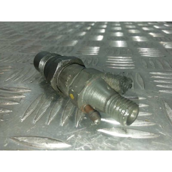 Recambio de inyector para volkswagen polo berlina (6n1) básico referencia OEM IAM 028130201C  