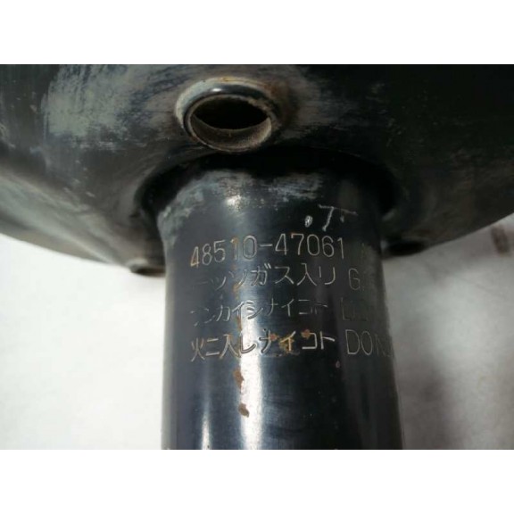 Recambio de amortiguador delantero derecho para toyota prius (nhw20) 1.5 cat referencia OEM IAM 4851047061  