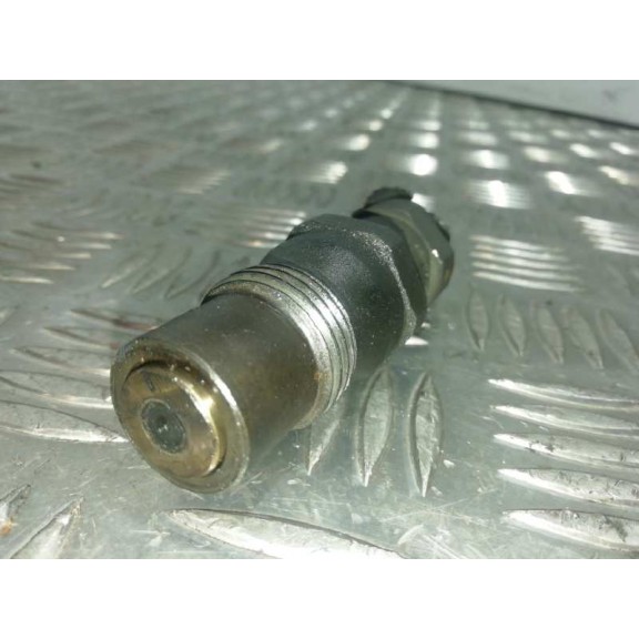 Recambio de inyector para volkswagen polo berlina (6n1) básico referencia OEM IAM 028130201C  