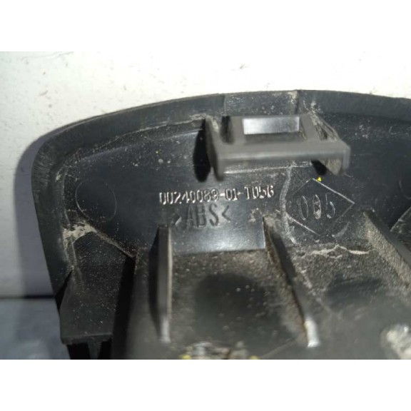 Recambio de mando elevalunas delantero derecho para dacia dokker essential referencia OEM IAM 0024008901  