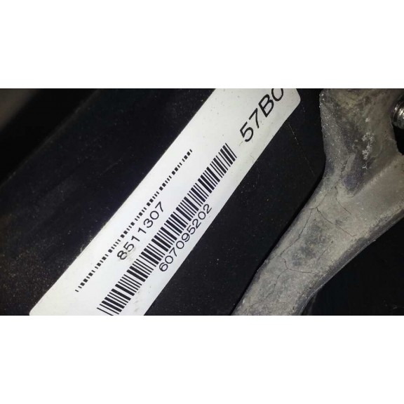 Recambio de volante para toyota auris luna referencia OEM IAM 8511307  