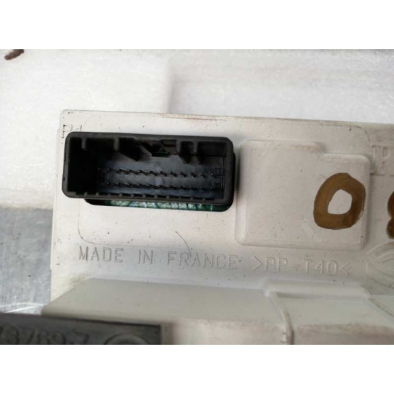 Recambio de display para renault megane ii berlina 5p authentique referencia OEM IAM 8200350498  