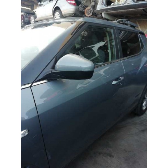 Recambio de puerta delantera izquierda para ssangyong tivoli referencia OEM IAM   