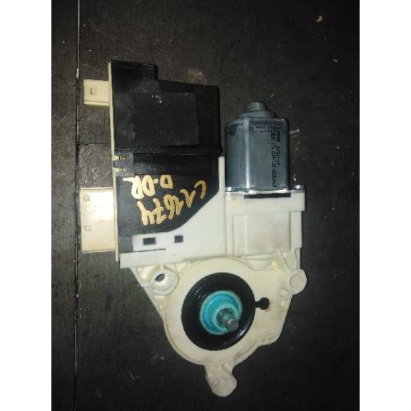 Recambio de motor elevalunas delantero derecho para citroën c4 berlina 1.6 16v cat (nfu / tu5jp4) referencia OEM IAM 996388102  
