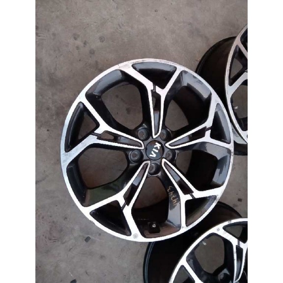 Recambio de juego llantas para kia sportage 1.6 crdi cat referencia OEM IAM 7.5JX19ET50.5 X4 19 SIN NEUMATICOS