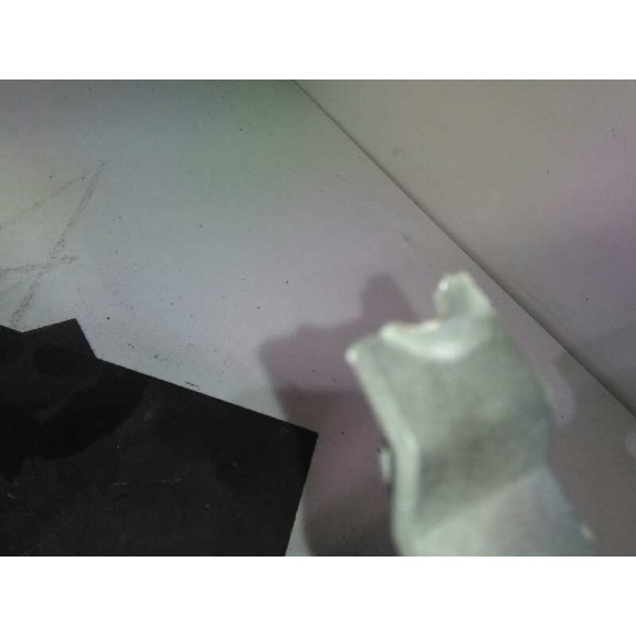 Recambio de rejilla delantera para nissan x-trail (t30) comfort referencia OEM IAM  BLANCO 