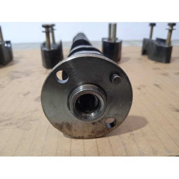 Recambio de arbol de levas para ssangyong rodius 2.7 turbodiesel cat referencia OEM IAM 0510101 ESCAPE CON TAPAS BANCADA