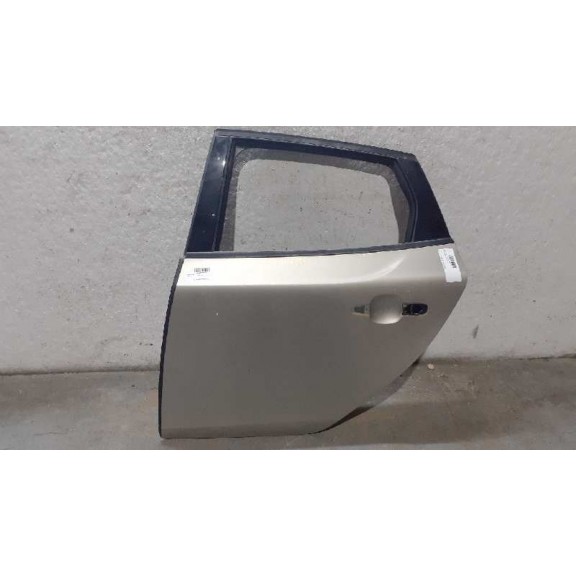 Recambio de puerta trasera izquierda para volvo v40 kinetic referencia OEM IAM  CHAMPANG CLARO 