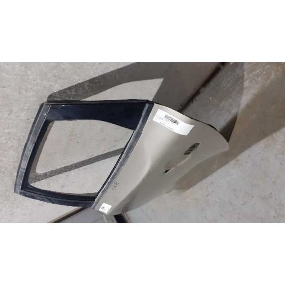 Recambio de puerta trasera izquierda para volvo v40 kinetic referencia OEM IAM  CHAMPANG CLARO 