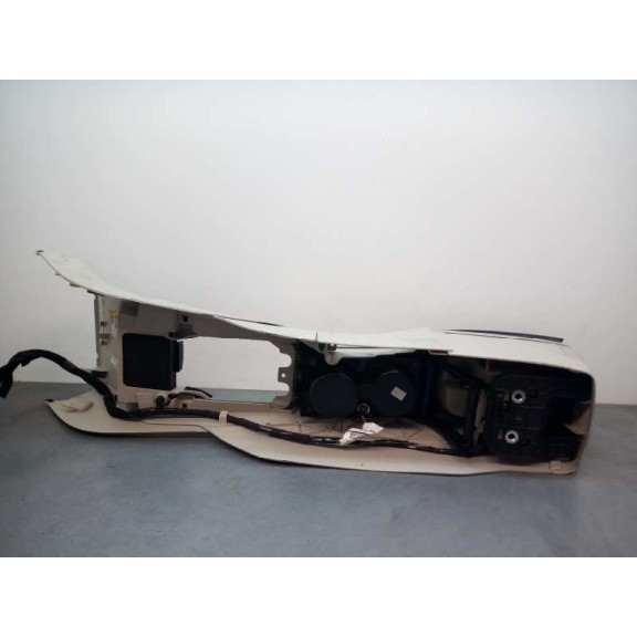 Recambio de apoyabrazos central para volvo v40 kinetic referencia OEM IAM 01302307CHS  