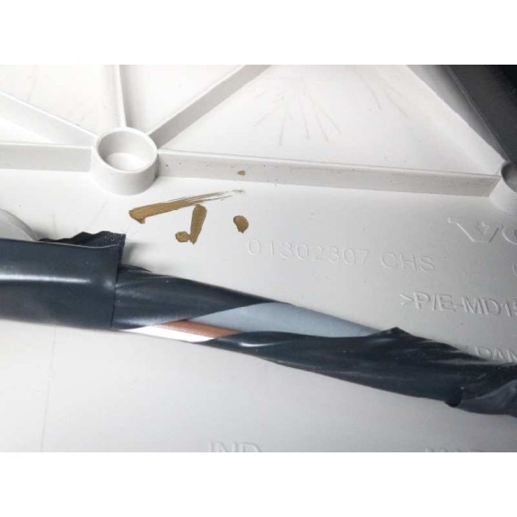 Recambio de apoyabrazos central para volvo v40 kinetic referencia OEM IAM 01302307CHS  