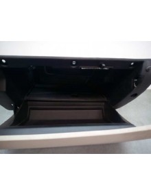 Recambio de guantera para volvo v40 kinetic referencia OEM IAM 8632803   2