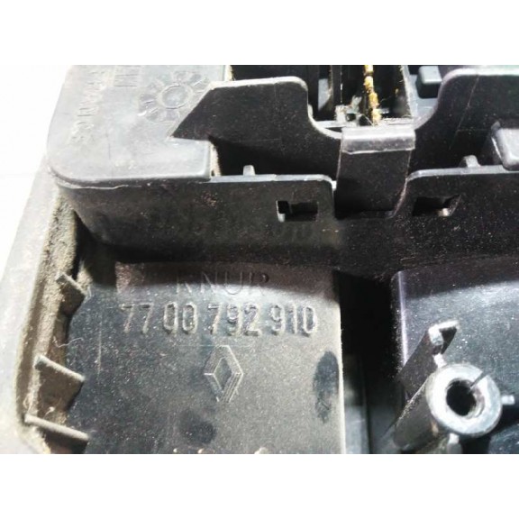 Recambio de piloto trasero derecho para renault 21 berlina (b/l48) 2.1 diesel referencia OEM IAM 7700792910  