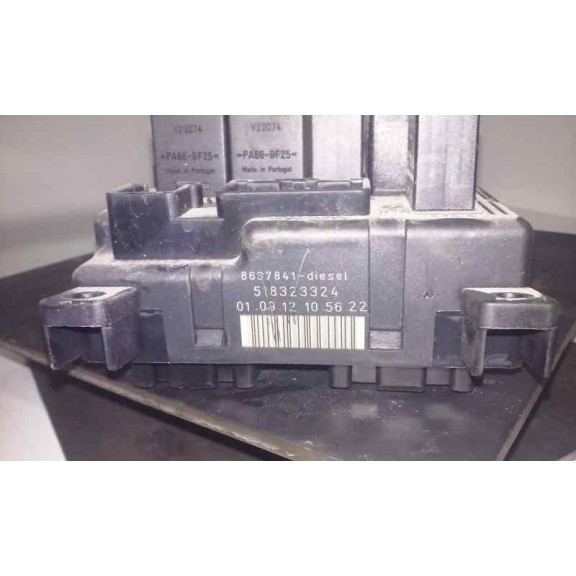 Recambio de caja reles / fusibles para volvo s80 berlina 2.4 d referencia OEM IAM 8607841  